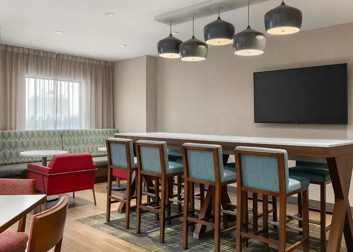 Hampton Inn & Suites Montreal-Dorval